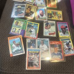 Baseball Cards Vintage Lot 18 