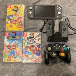 Nintendo Switch Light And Games 