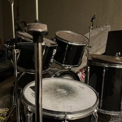 Pearl Export Drum Set