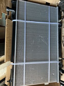 PA66-GF30 Car Engine Cooling Radiator Fits Multiple Makes & Models