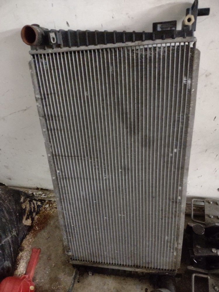 Radiator And Alternator For 2000-2001..F150..5.4 V8.2 Valv.
