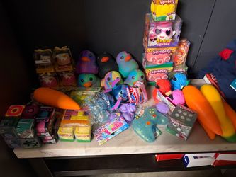 10 each on Large Lot of Squishy and Sensory Toys