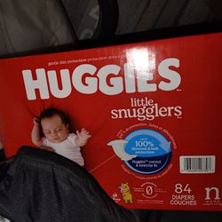 HUGGIES little snugglers