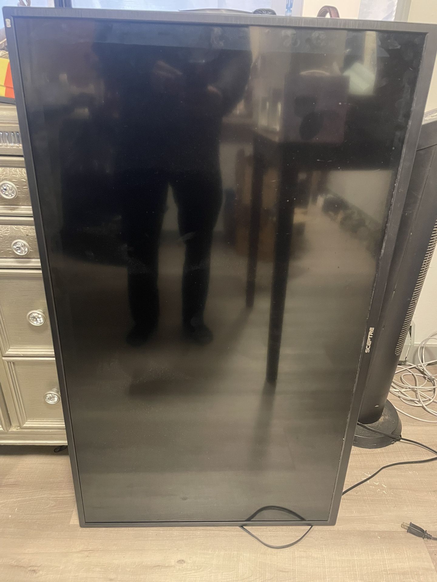 Spectre UHD 4K TV