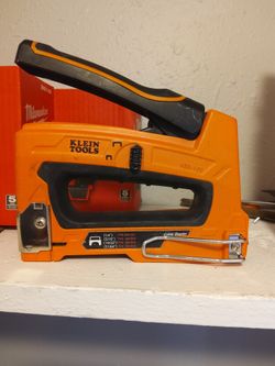 Klien Staple Gun