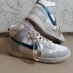 Womens Nike Dung High Sneakers 