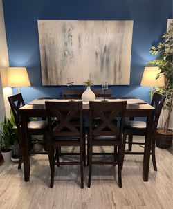 Beautiful Counter Height Dining Set Good Condition!!! Table with 6 Chairs! I Can Deliver