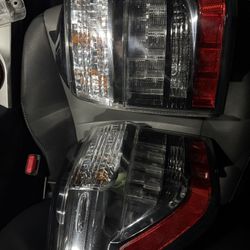 TOYOTA 4Runner Tail Lights OEM Complete Set- 5th Gen (2014-2023 ) 30k miles