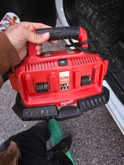 Milwaukee 6 Pack Charger