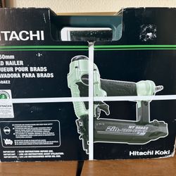 Hitachi NT50AE2 18-Gauge 5/8-Inch to 2-Inch Brad Nailer