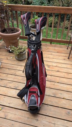 Maxfli Golf Set with Golf Stand Bag