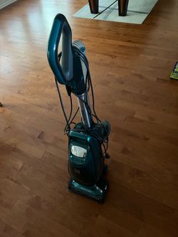 Kenmore Intuition bagged upright vacuum (green)