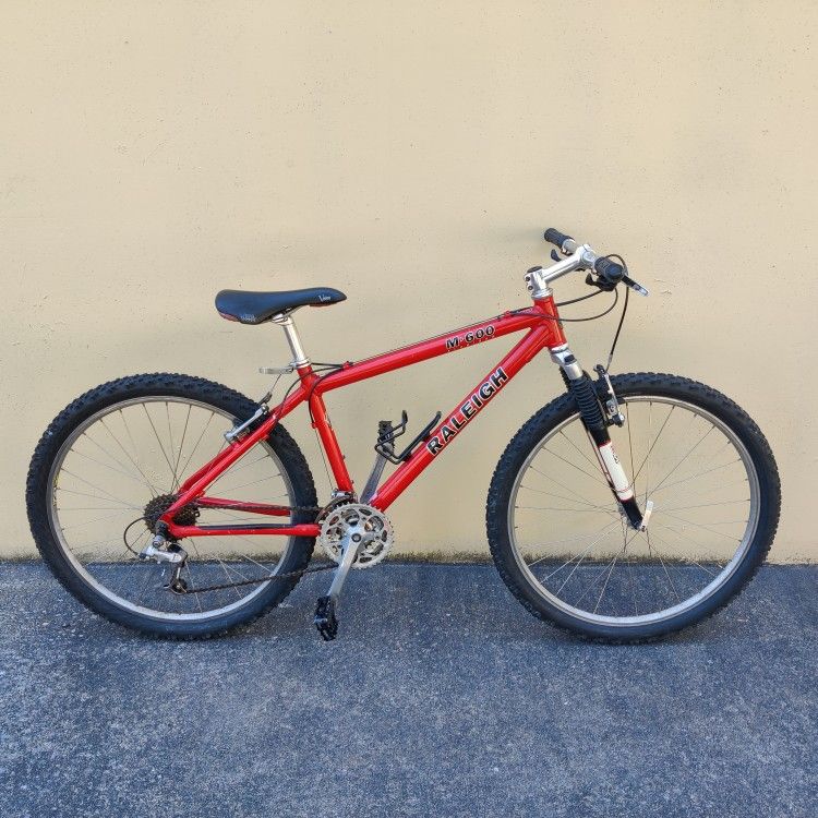 Raleigh 26" 24-Speed Hybrid Mountain / Road Bike - Rockshox Shocks - Very Light 13" Frame (MSRP $430) Youth/Kids/Adult Bike
