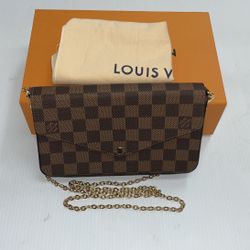 Louis Vuitton Purse, With Box And Dust Bag, Entrupy Verified, In Good Condition 