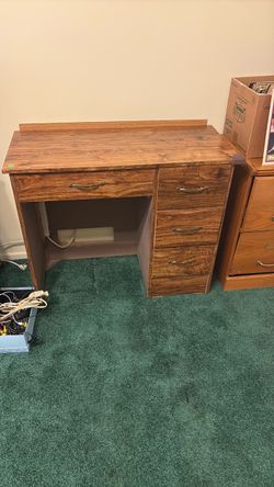 Desk with extension cable