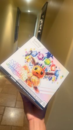 Pokémon Prismatic Evolutions Elite Trainer Box