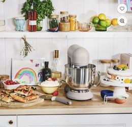 Beautiful Batidora de Pedestal de 5.3 Qt, Ligera y Potente con Cabezal Abatible, Wildflower Porcini Taupe by Drew Barrymore