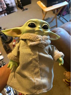 Baby Yoda (Grogu) Animatronic Remote Control Figure – Star Wars The Mandalorian