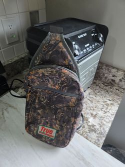 True religion  cross body