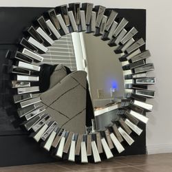 Beautiful Round Mirror 