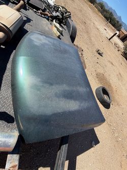 03 Chevrolet Tahoe hood