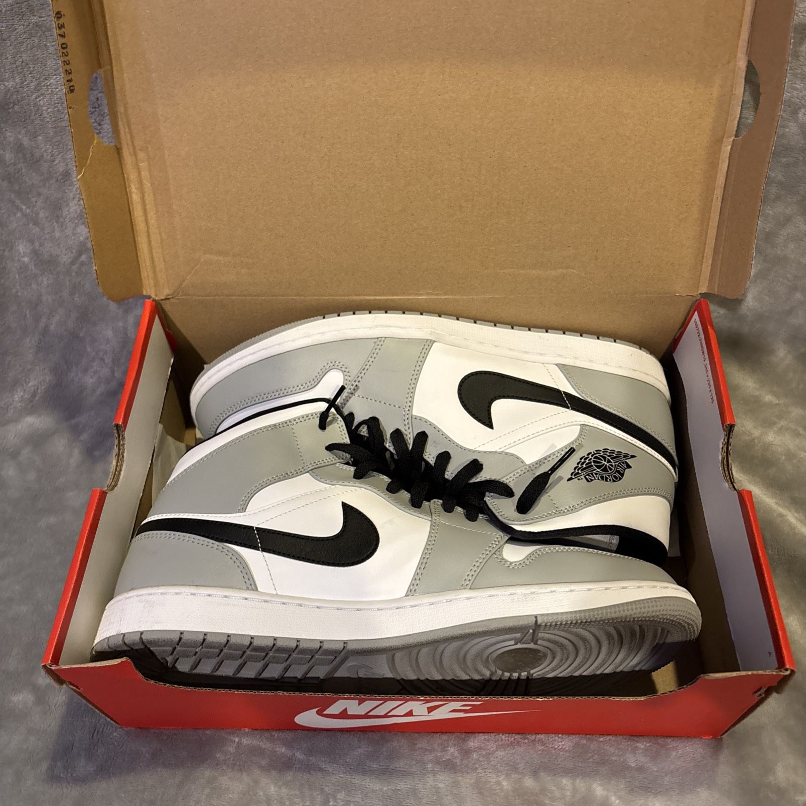 Jordan 1 mid