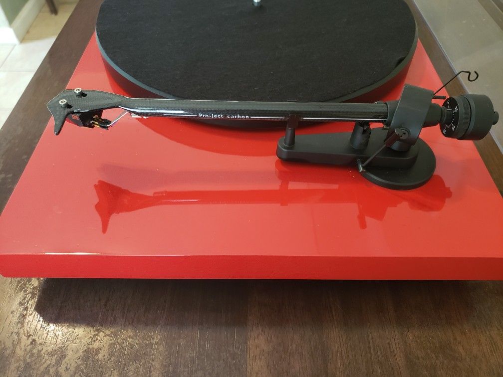 Rare 🍒 Red PRO-JECT Debut Carbon Audiophile Turntable