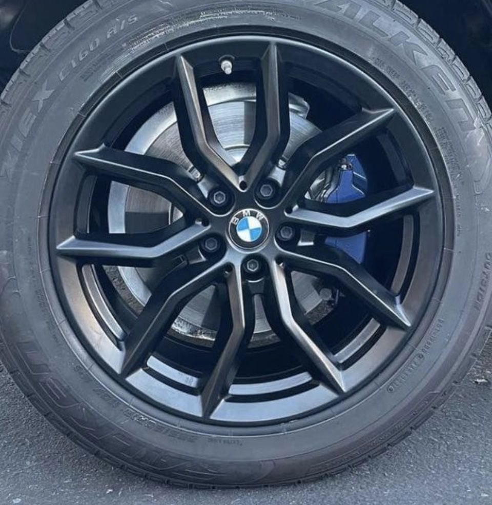 Doing Permanent Rim Blackout Coating And Caliper Painting 