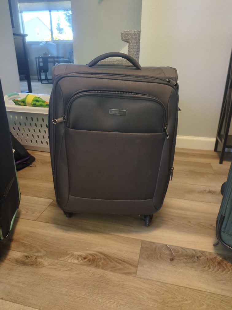 Samsonite Suitcase Used 2 Times Clean