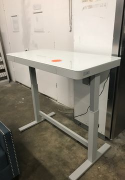 BRAND NEW SIT TO STAND DESK