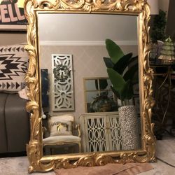 Very  Gorgeous  Antique mirror 