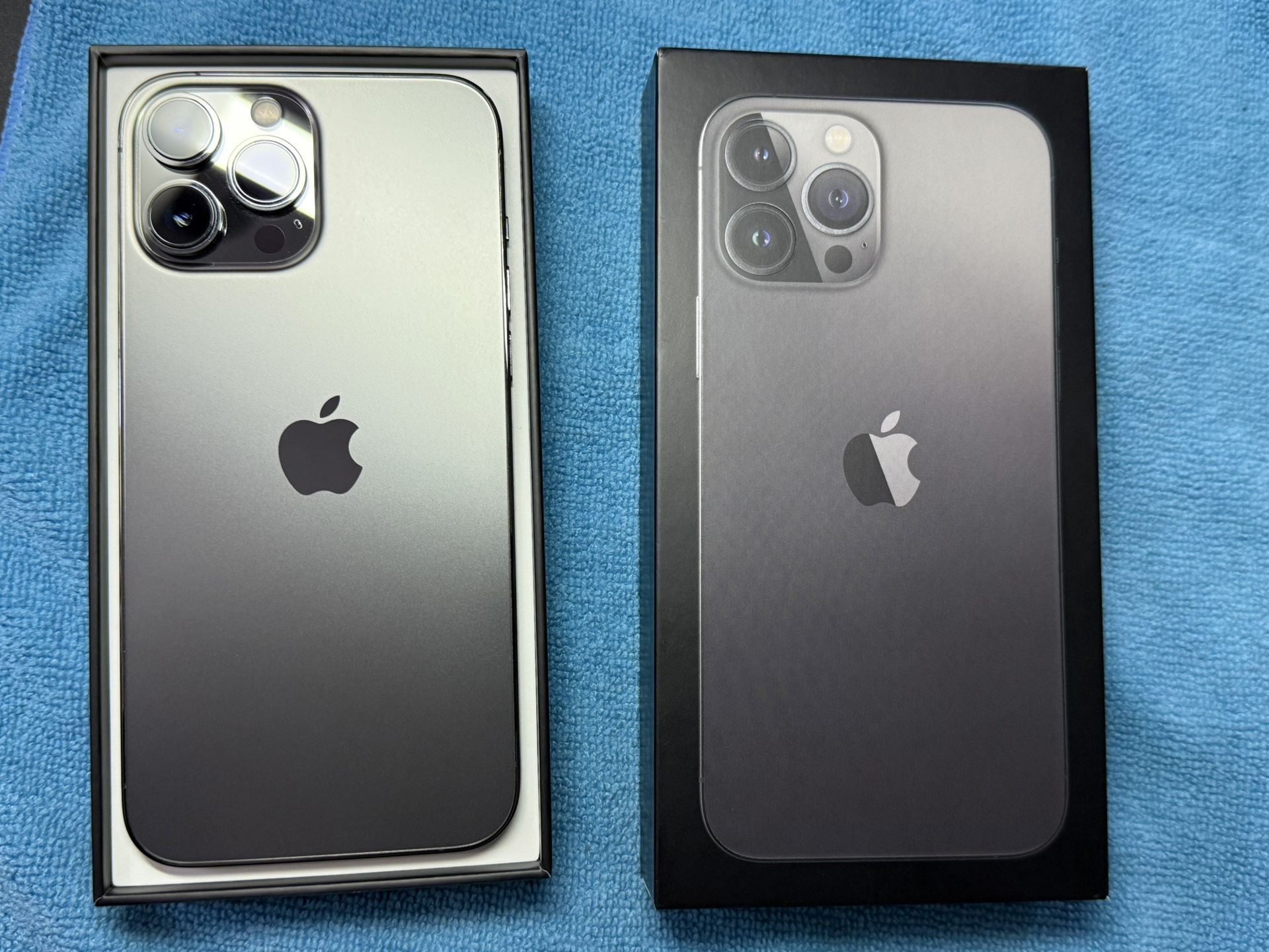 NEW PRICE!! 9.9/10 Iphone 13 Pro Max 1tb With Sim Slot UNLOCKED + AirPods Pro 1st for FREE + 10k mAh Magsafe/usb-c Powerbank for FREE