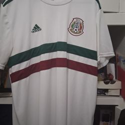MEXICO JERSEY BARELY WORN