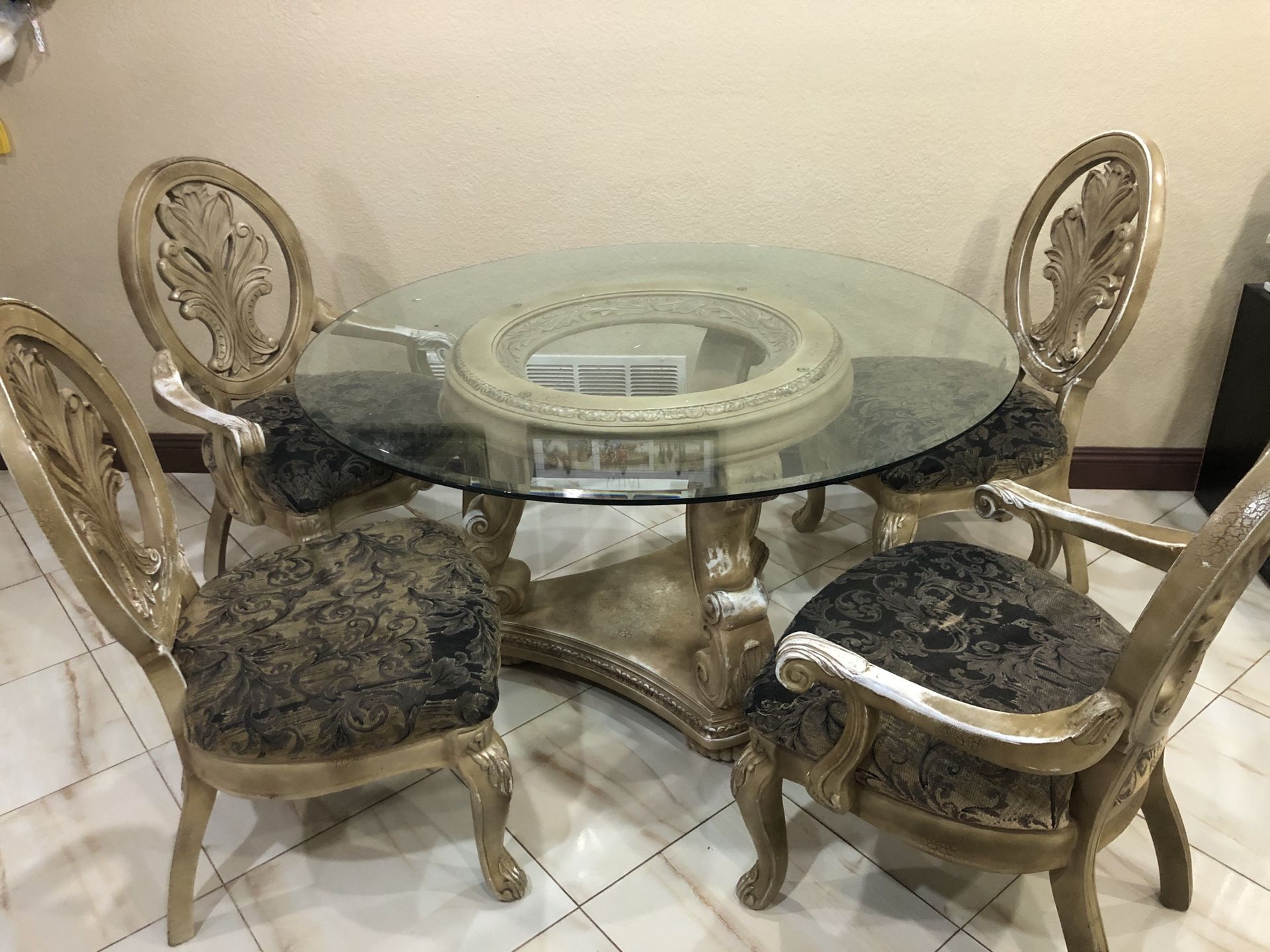 Dining table set