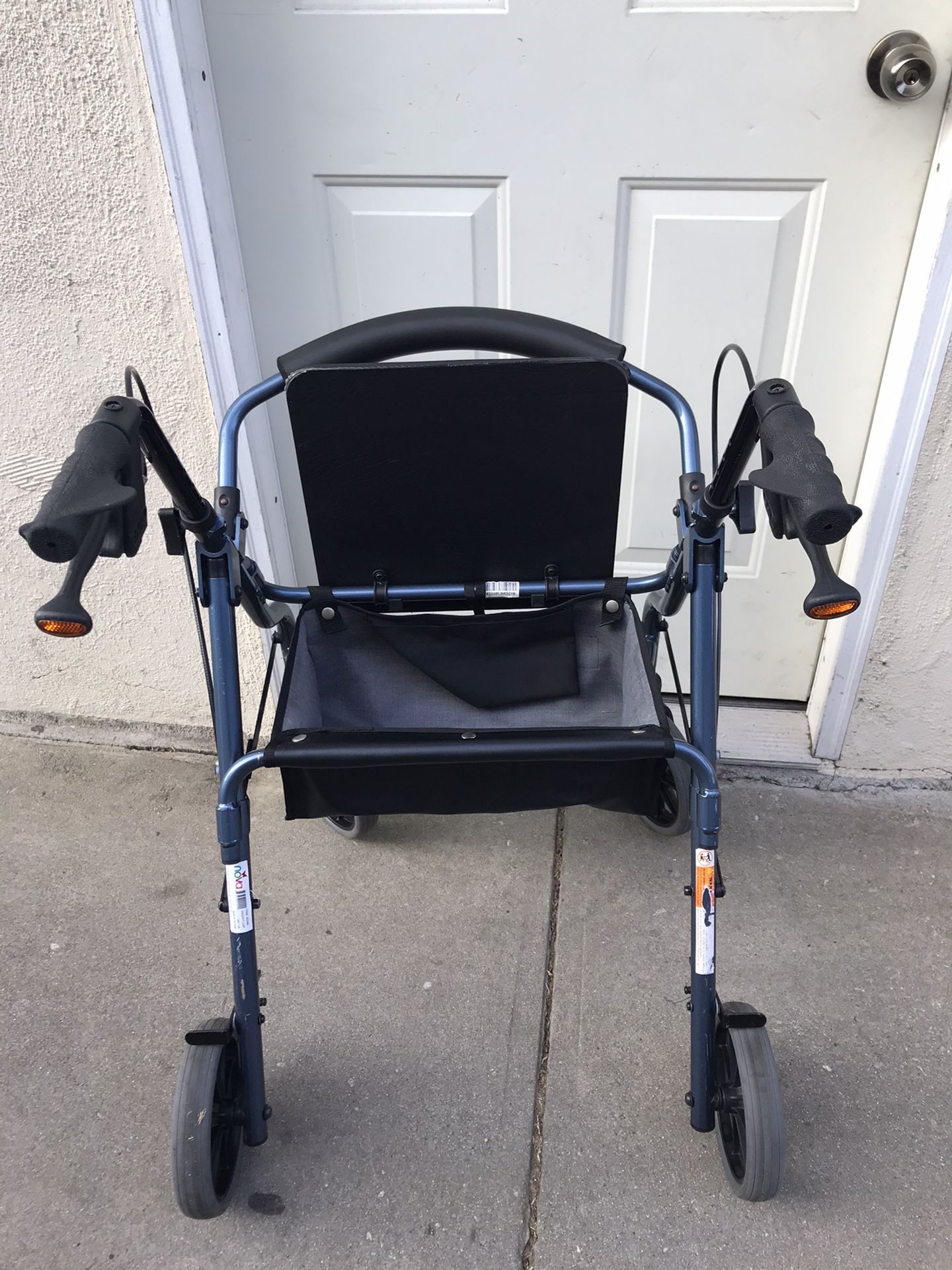 ROLLING WALKER NOVA