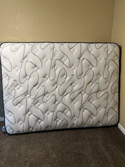 Queen Mattress / Box Spring