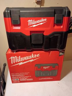 M18 MILWAUKEE vacuum tool only $135