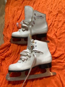 Figure ice skates size 1
