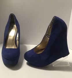 Mossimo wedge Faux Suede Heels Size 8.5 Electric Blue