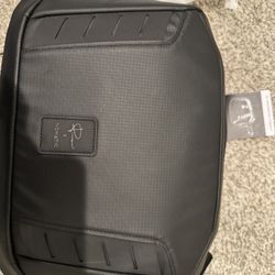 Brand New Nomatic Peter McKinnon Camera Messenger 13L