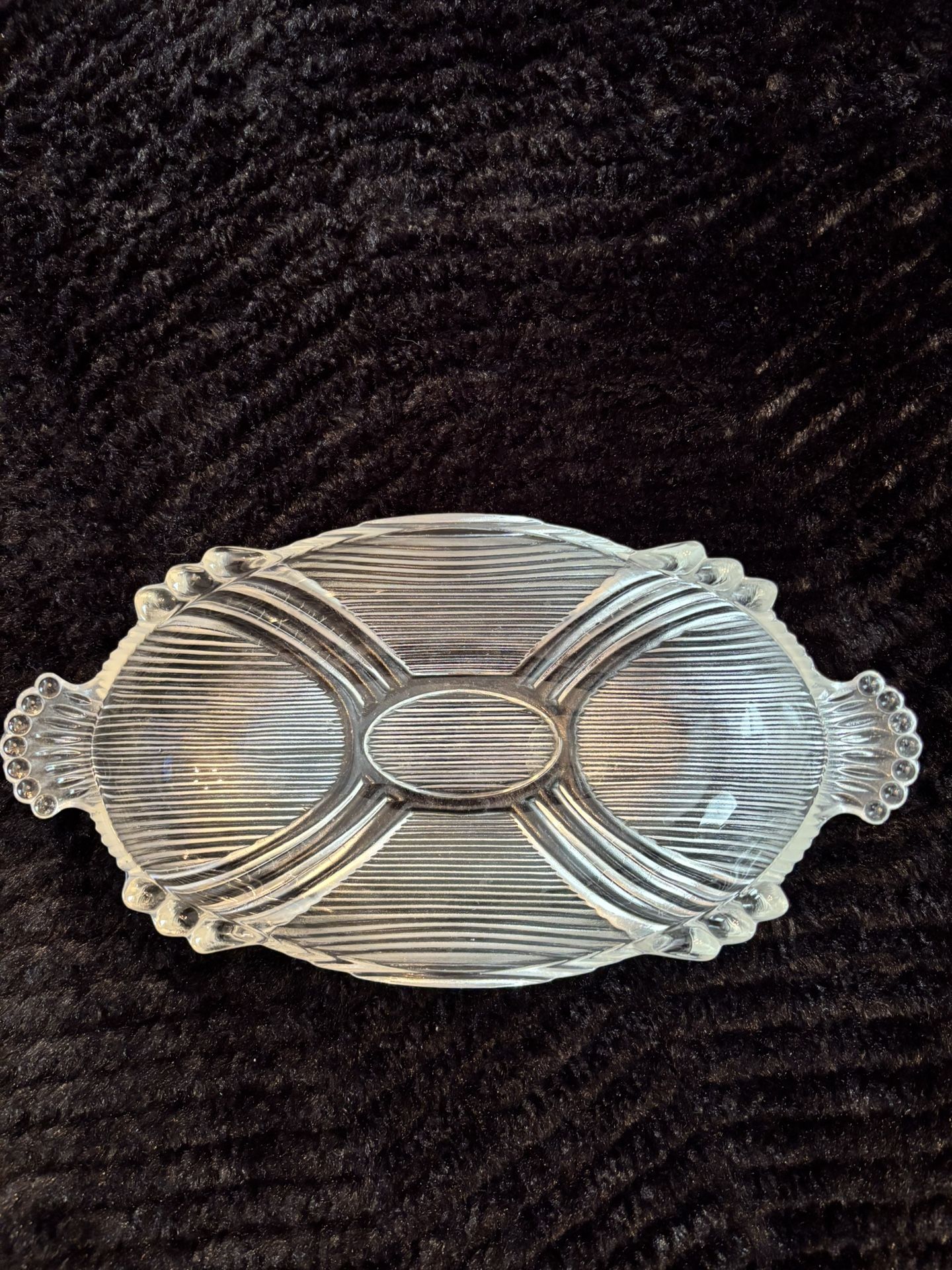 Vintage Oval Glass Relish Dish Can Aldo Be used As A Candy/trinket Dish. Pretty Design