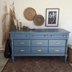 *Vintage* Dresser/TV Stand/Buffet/Sideboard 