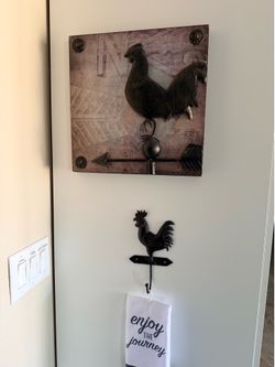 Hen chick rooster decor