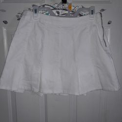 New White Jrs Skirt Size 13