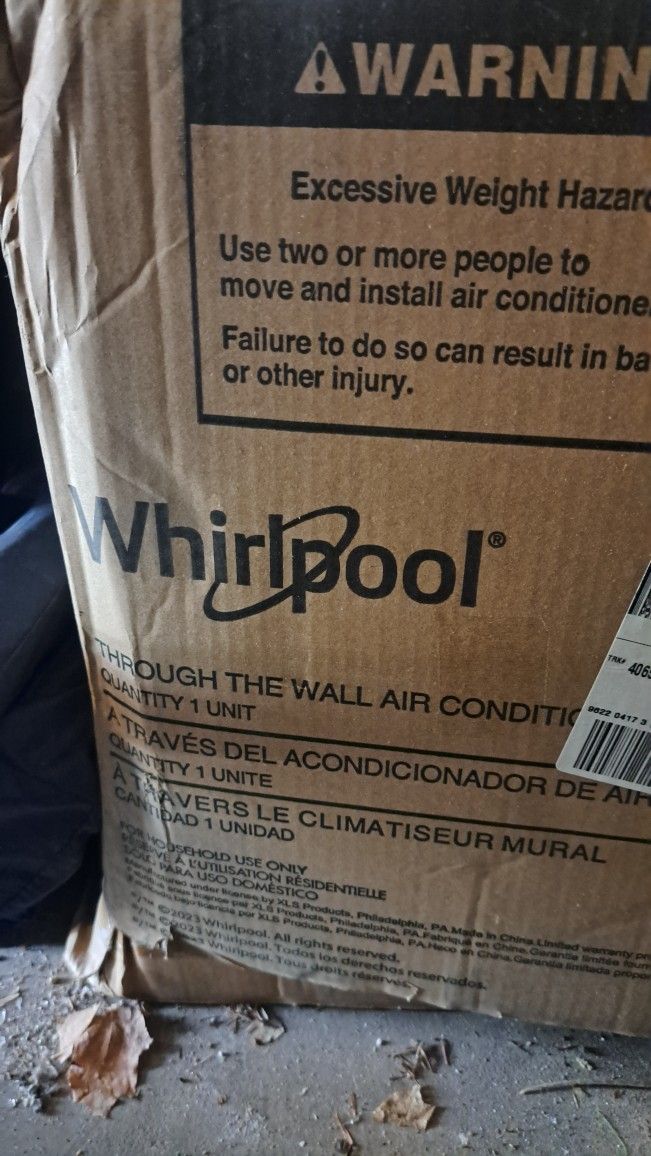 Whirlpool 14,000 Btu Air Condotioner( New)