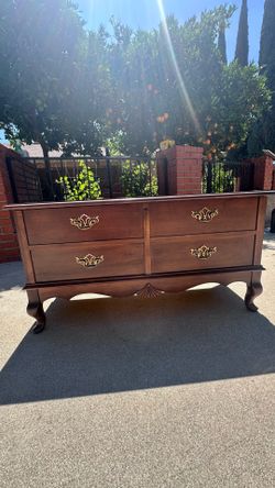Vintage Lane Ann Queen Cedar Hope Chest