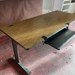 Desk With Keyboard Tray