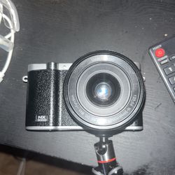 SAMSUNG NX3000 CAMERA WITH 16-50MM LENSE