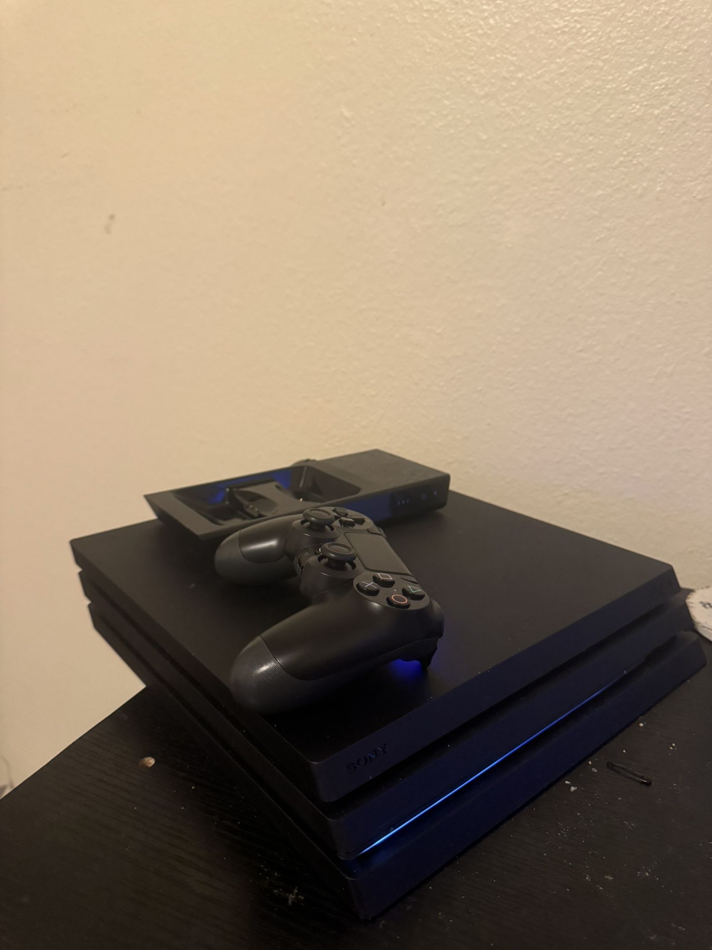 PS4 Pro W/1tb + COD