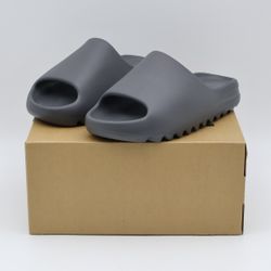 Yeezy slides for sale (CHECK DESC)